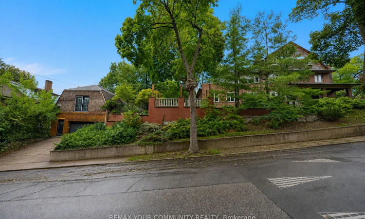 62 Indian Grove