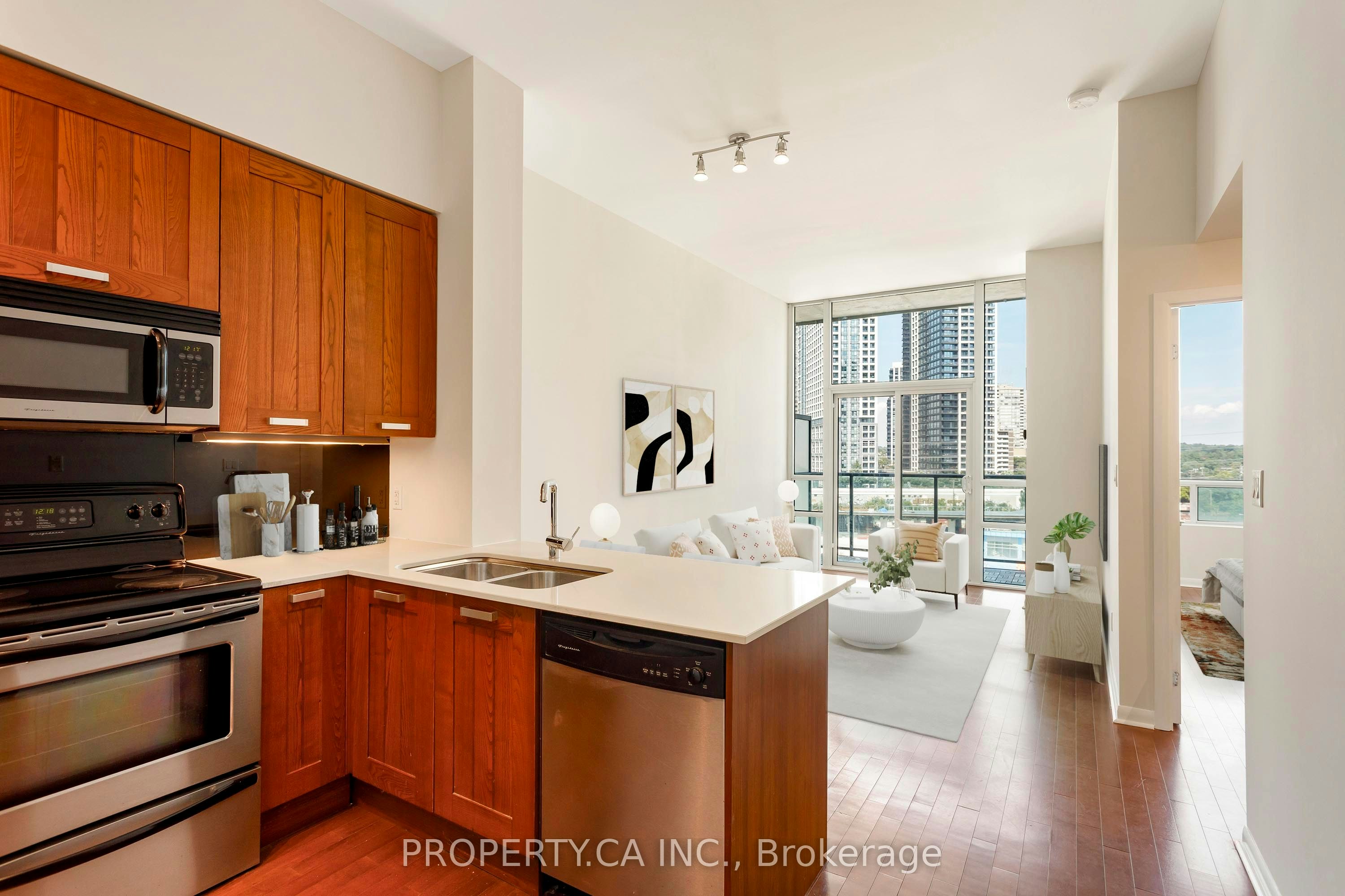 703-3391 Bloor Street W, Toronto, ON, M8X 1G3
