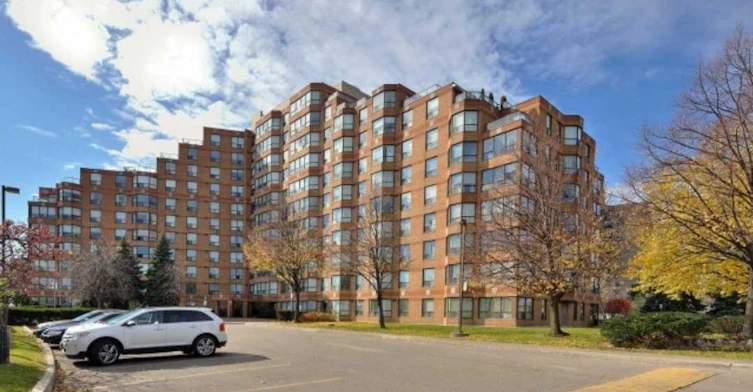 813-6 Humberline Drive, Toronto, ON, M9W 6X8