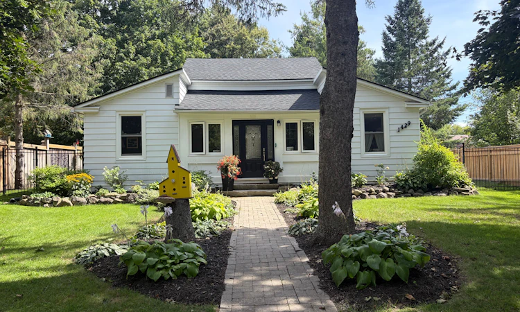 1429 Queen Street