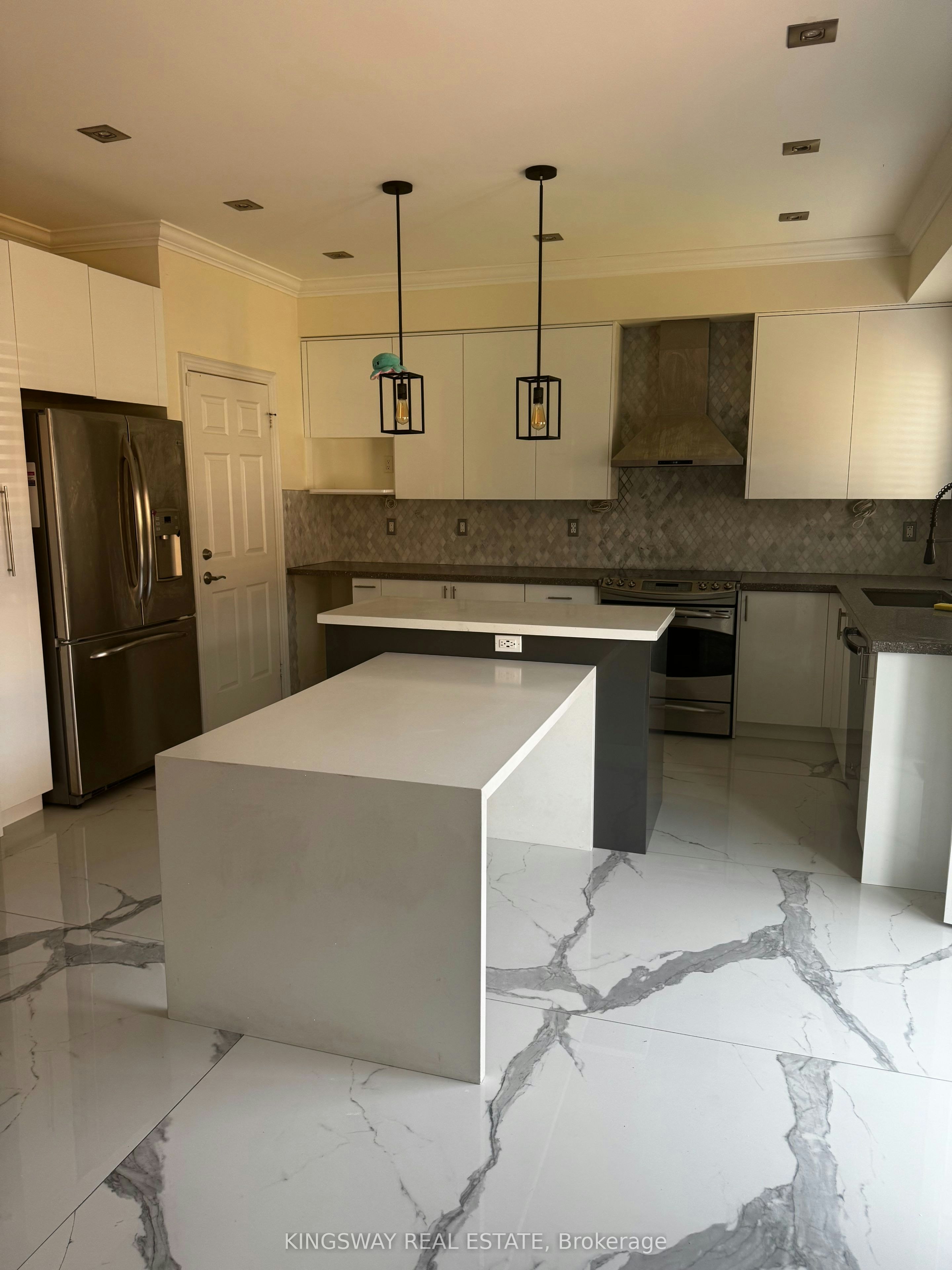 20 Dawes Road, Brampton, ON, L6X 0R9 - 2
