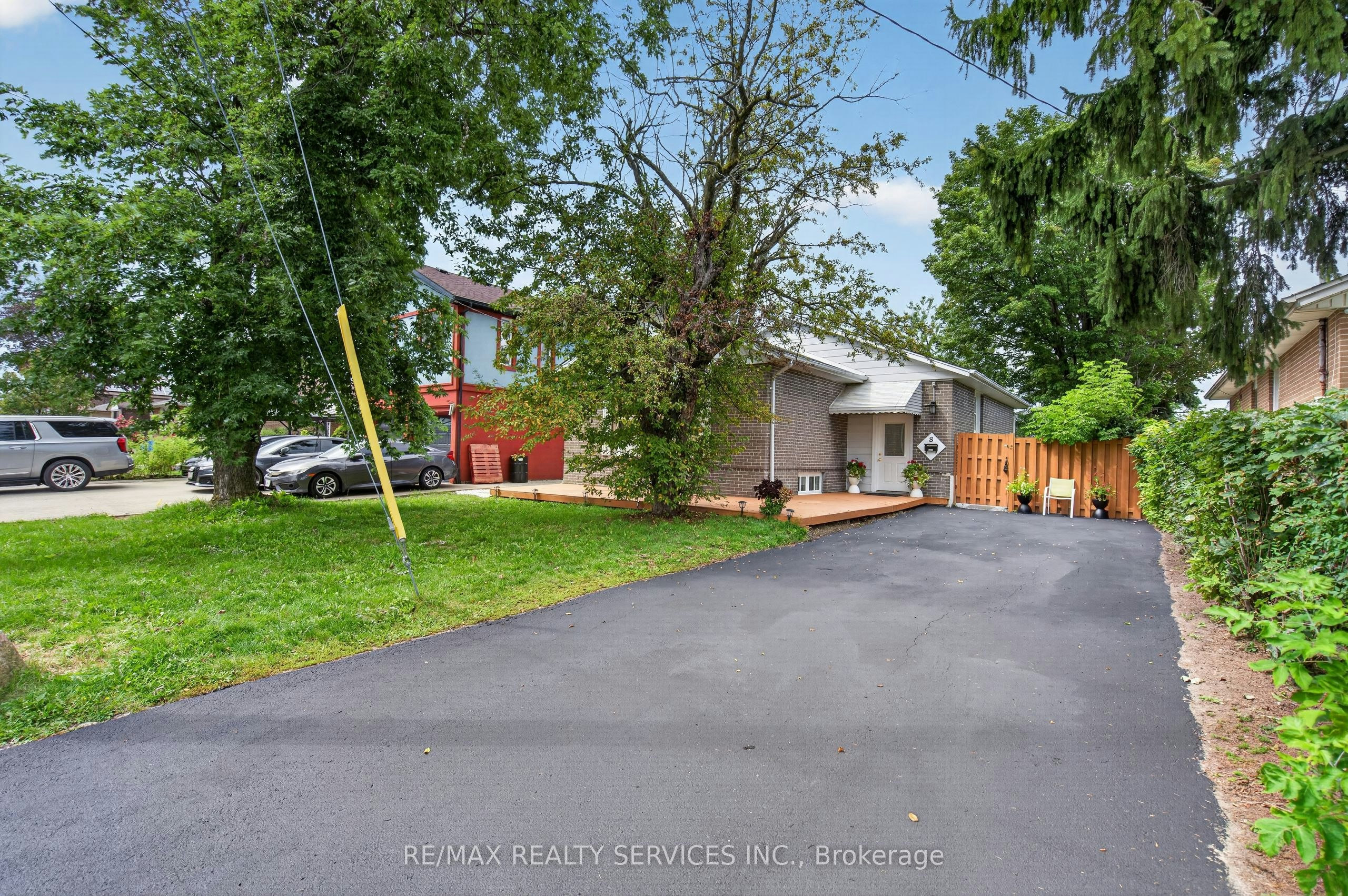 8 Leneck Avenue, Brampton, ON, L6X 2A7