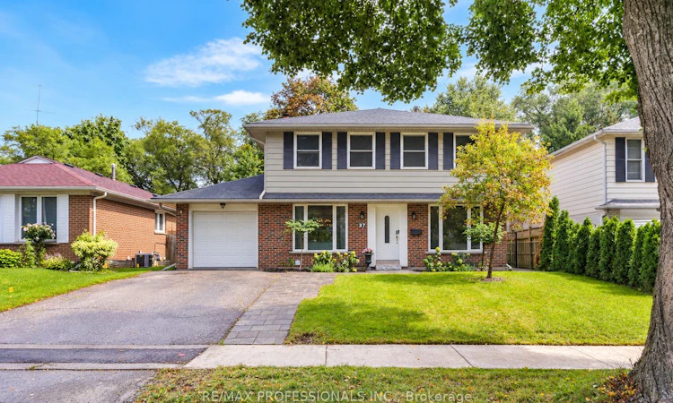 37 Birchleaf Crescent