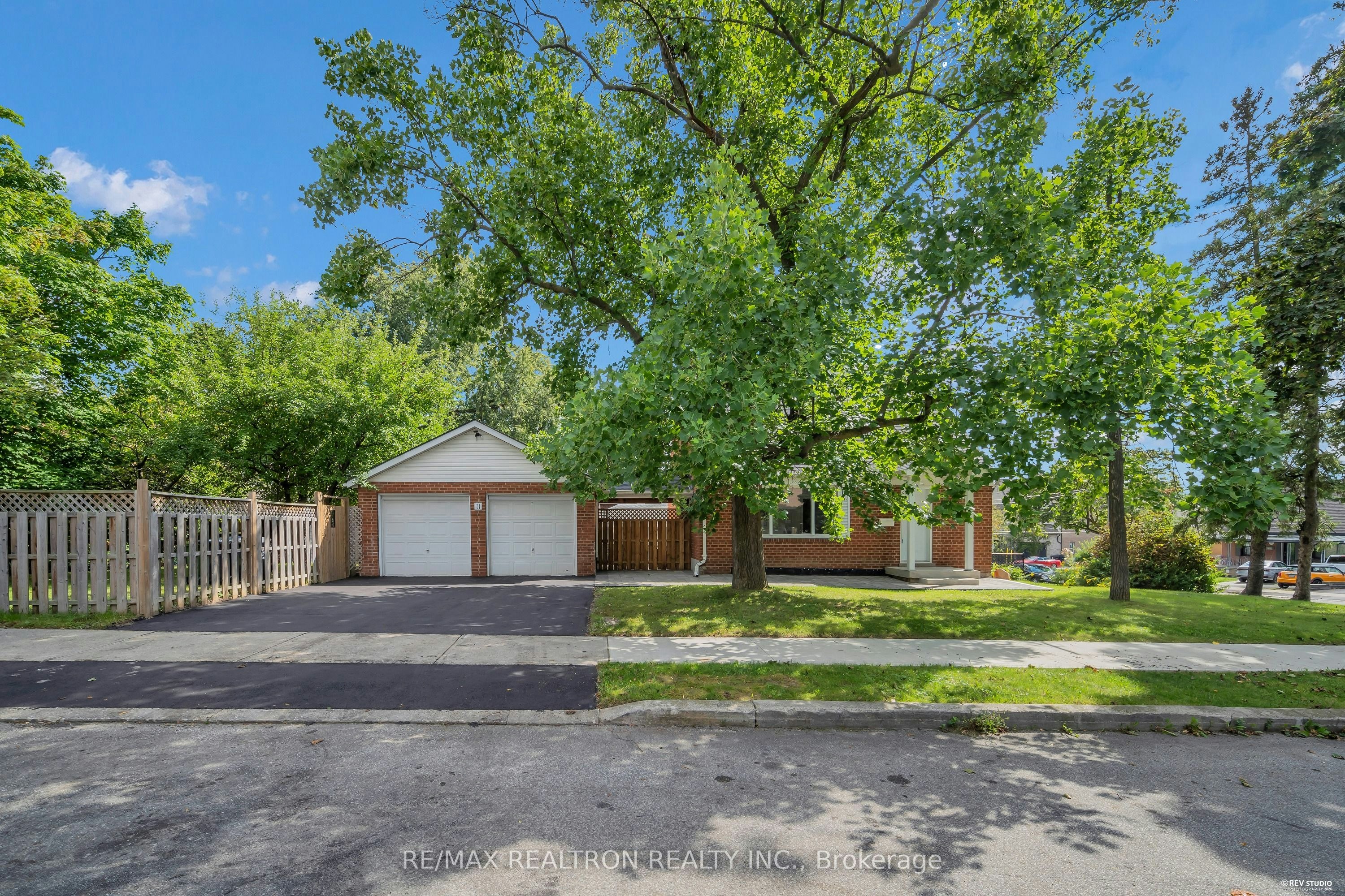 11 Harrow Drive, Toronto, ON, M6M 2X2