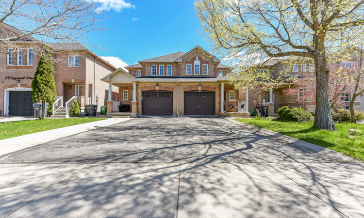 33 Coppermill Drive