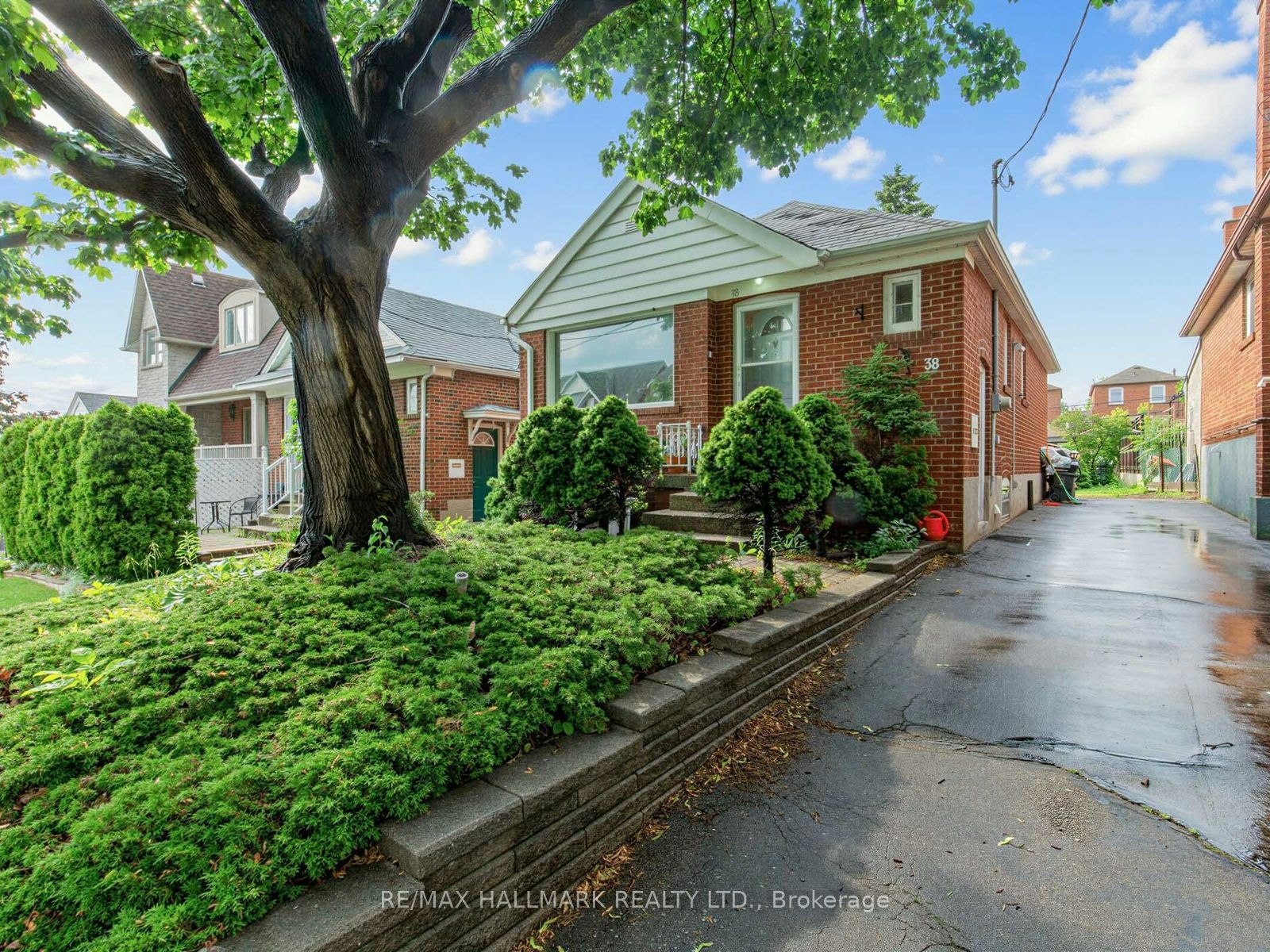 38 Ypres Road, Toronto, ON, M6M 1N9