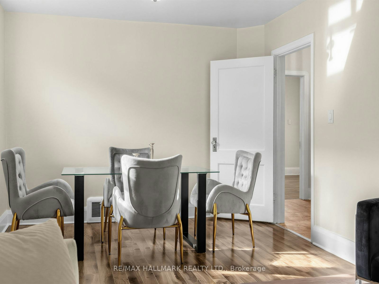 38 Ypres Road, Toronto, ON, M6M 1N9 - 7