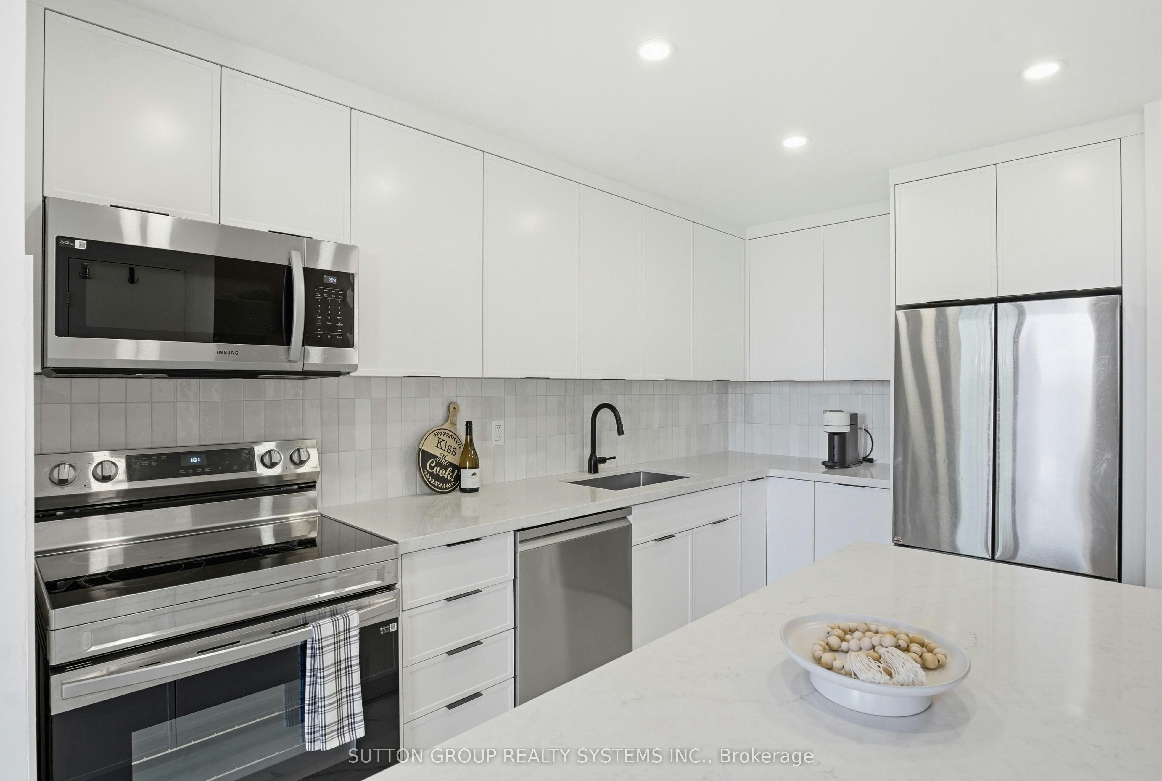 304-60 Southport Street, Toronto, ON, M6S 3N4