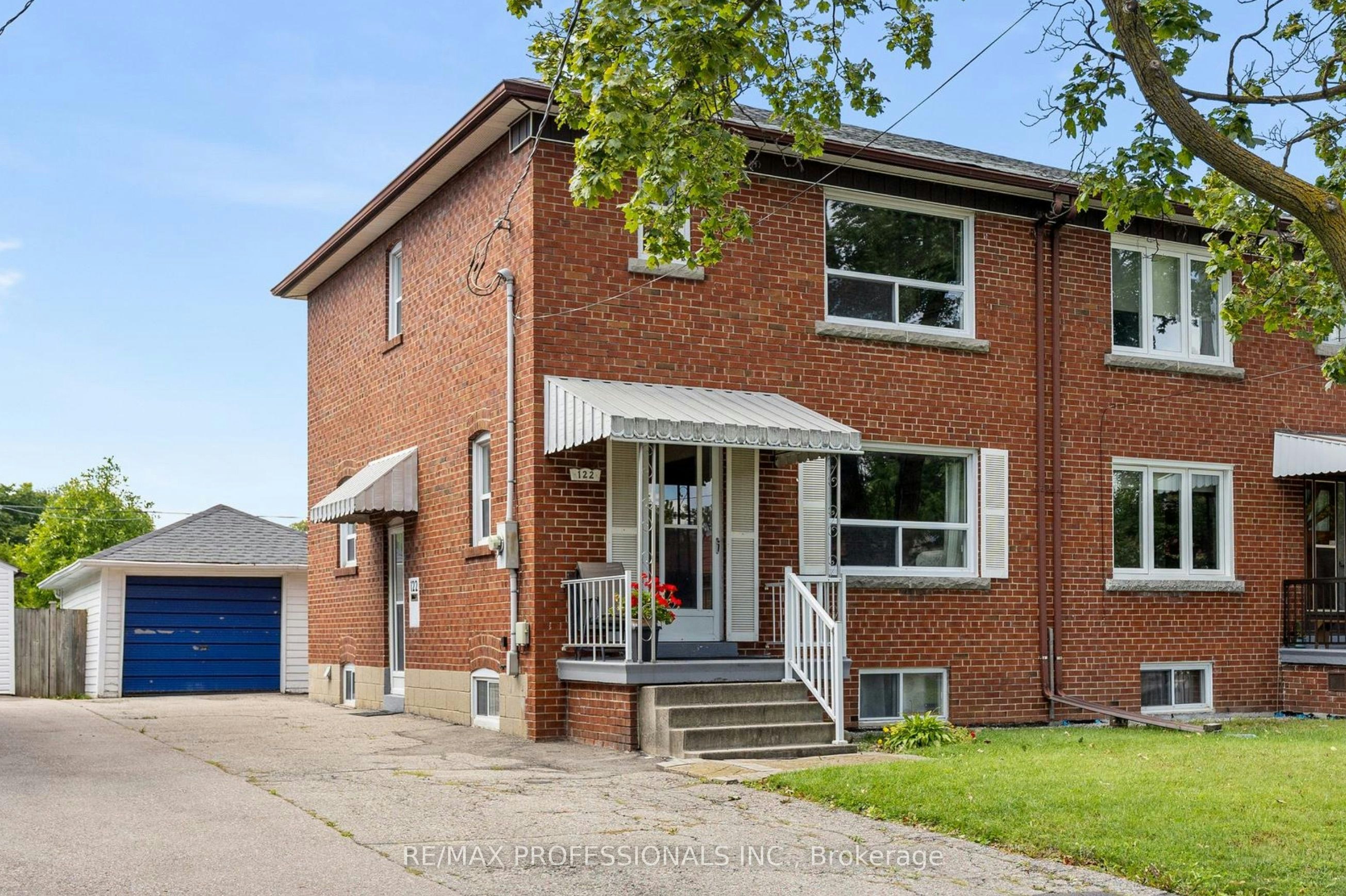 122 Treeview Drive, Toronto, ON, M8W 4C3
