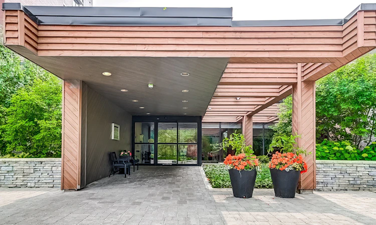 1708-1400 Dixie Road