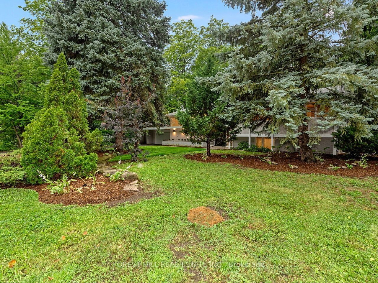 1847 Will Scarlett Drive, Mississauga, ON, L5K 1J6 - 2