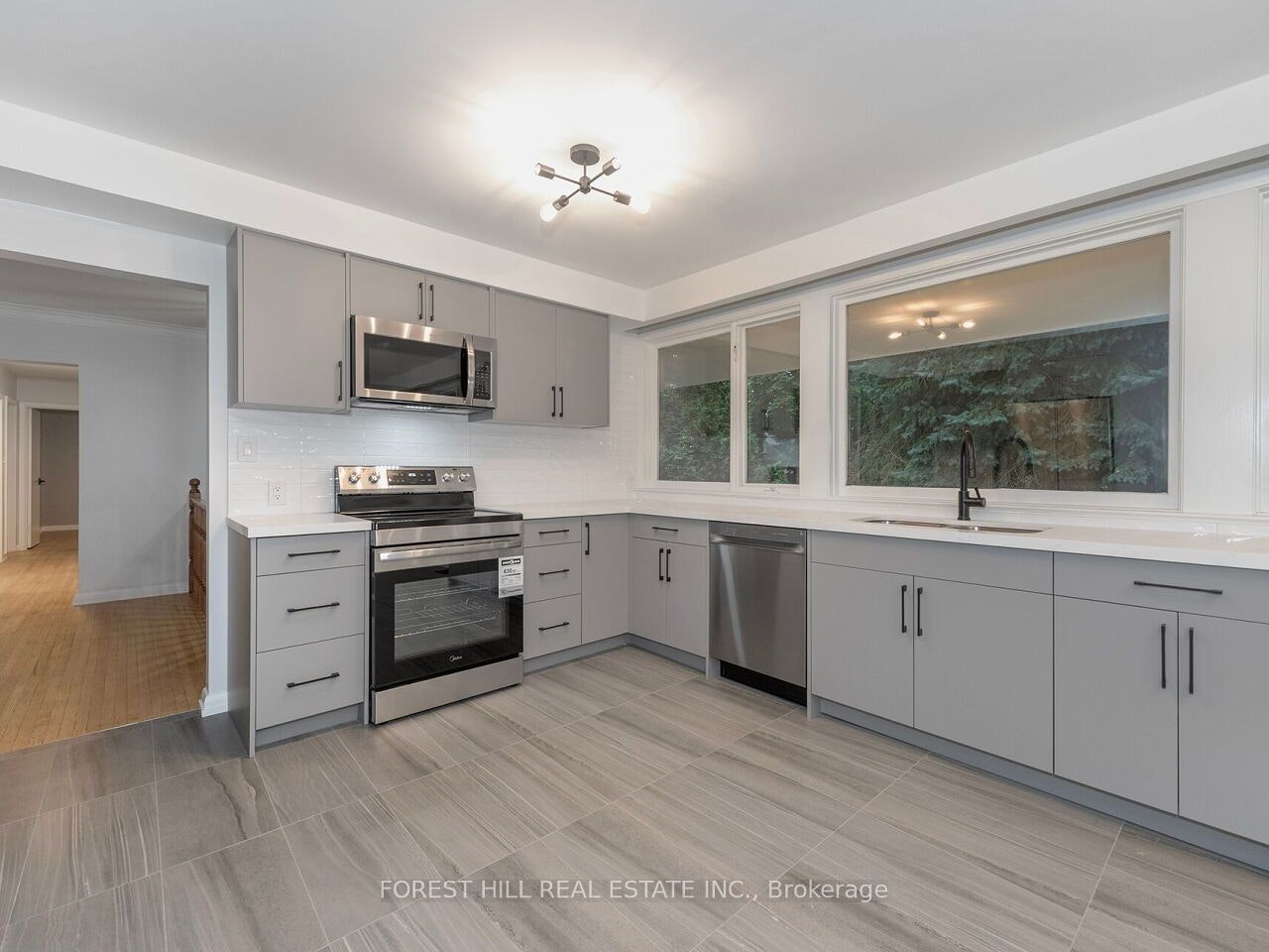 1847 Will Scarlett Drive, Mississauga, ON, L5K 1J6 - 9