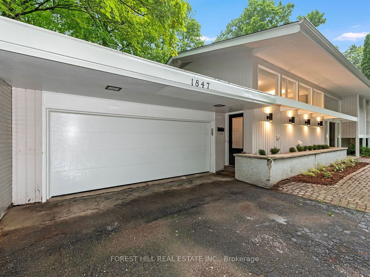 1847 Will Scarlett Drive, Mississauga, ON, L5K 1J6 - 3