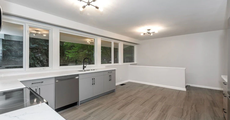 1847 Will Scarlett Drive, Mississauga, ON, L5K 1J6 - 6
