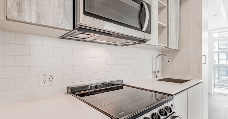 910-251 Manitoba Street, Toronto, ON, M8Y 0C7 - 11
