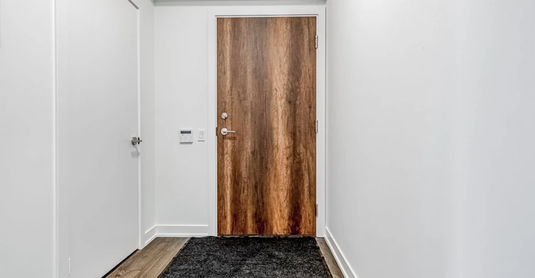 910-251 Manitoba Street, Toronto, ON, M8Y 0C7 - 5