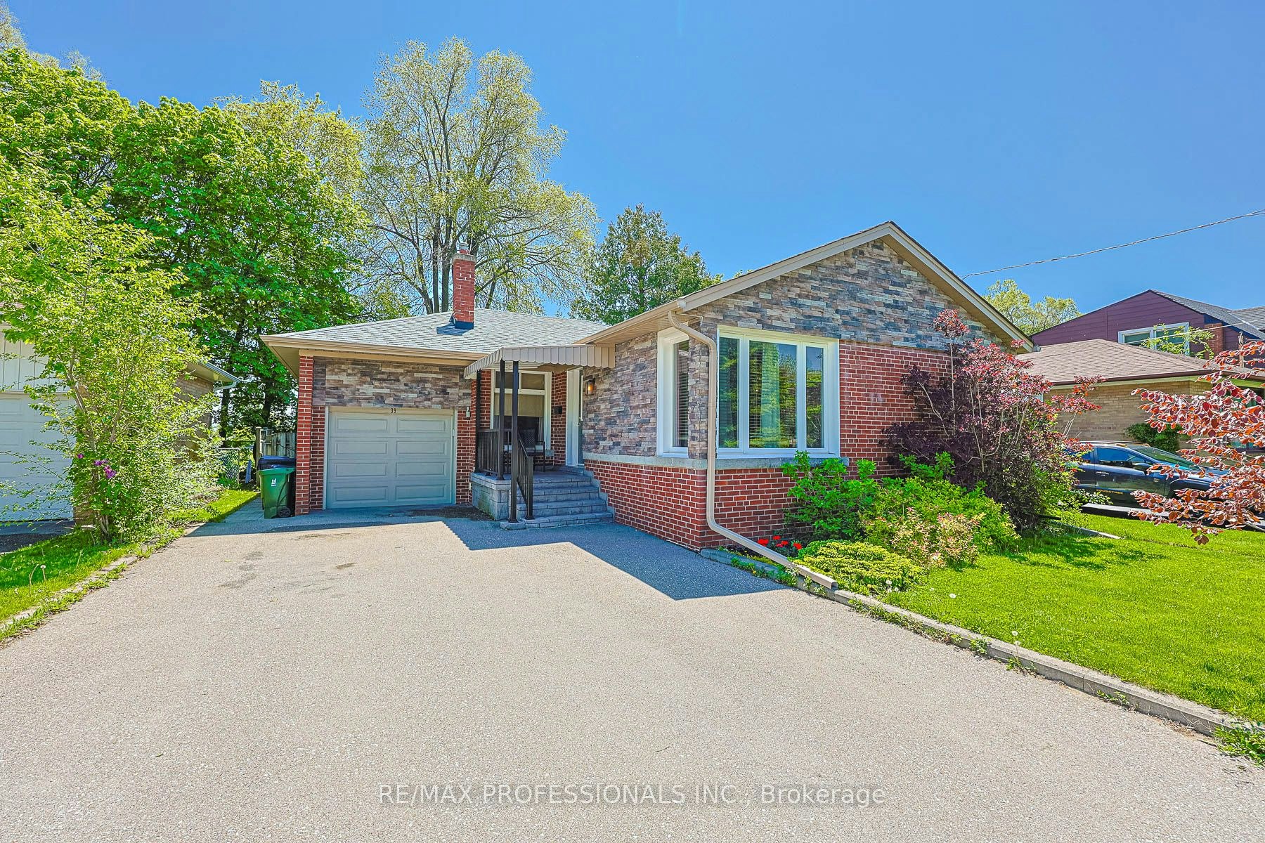 39 Sealcove Drive, Toronto, ON, M9C 2C7