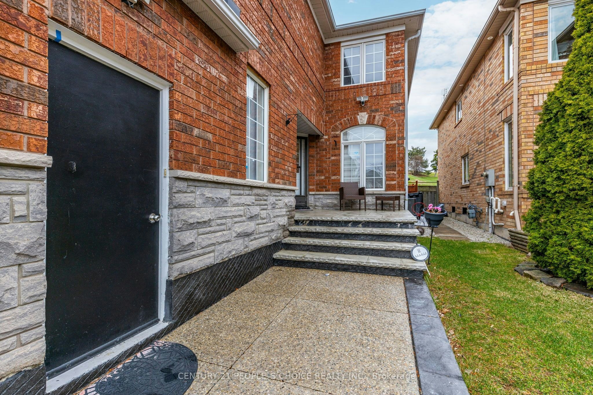 5677 Condor Place, Mississauga, ON, L5V 2J4 - 2