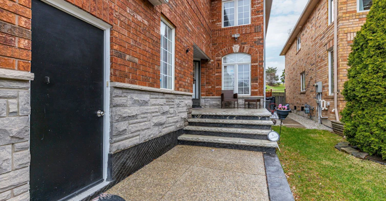 5677 Condor Place, Mississauga, ON, L5V 2J4 - 2