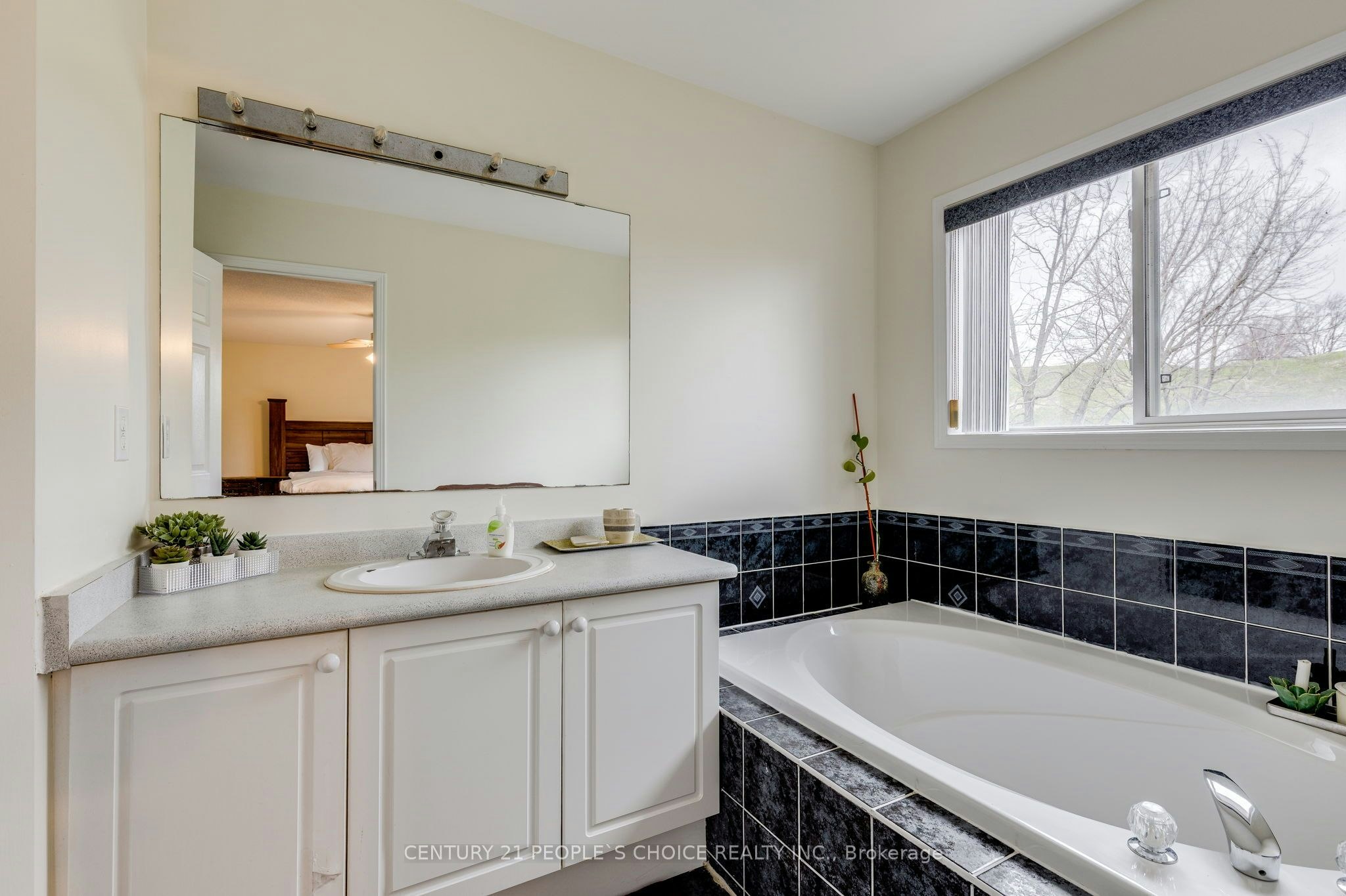 5677 Condor Place, Mississauga, ON, L5V 2J4 - 28