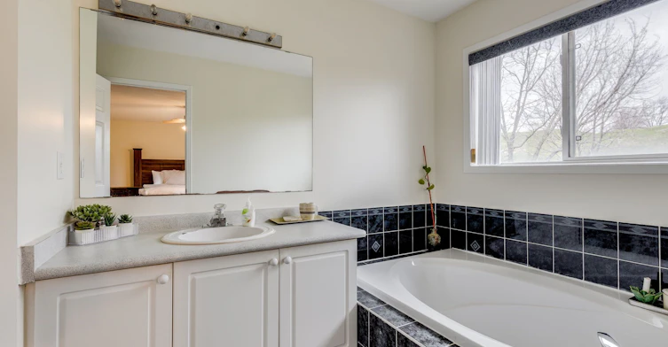 5677 Condor Place, Mississauga, ON, L5V 2J4 - 28