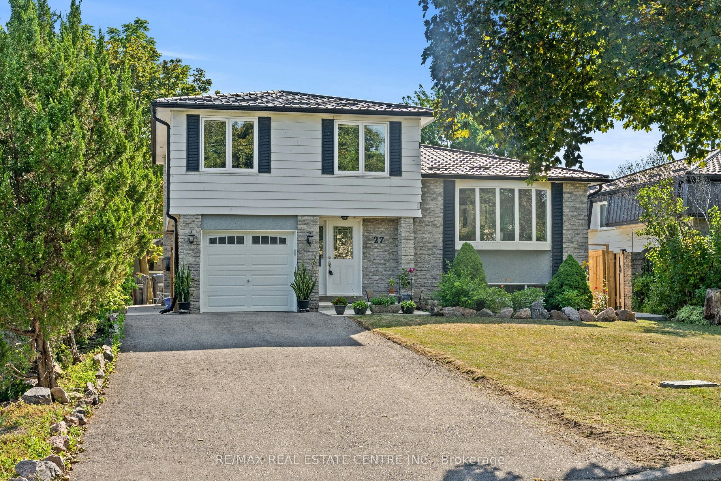 27 Jefferson Road, Brampton, ON, L6S 2G6