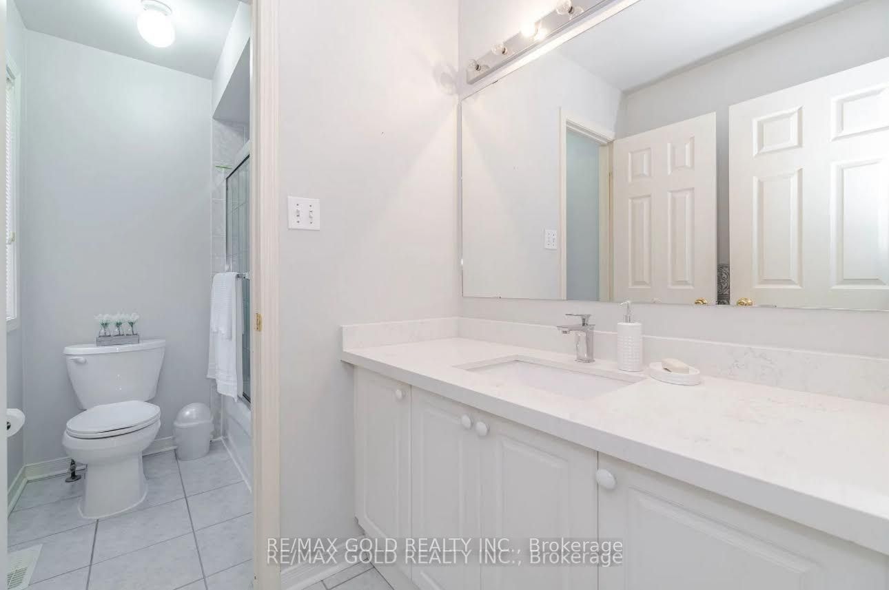 16 Mario Street, Brampton, ON, L6P 1N1 - 12