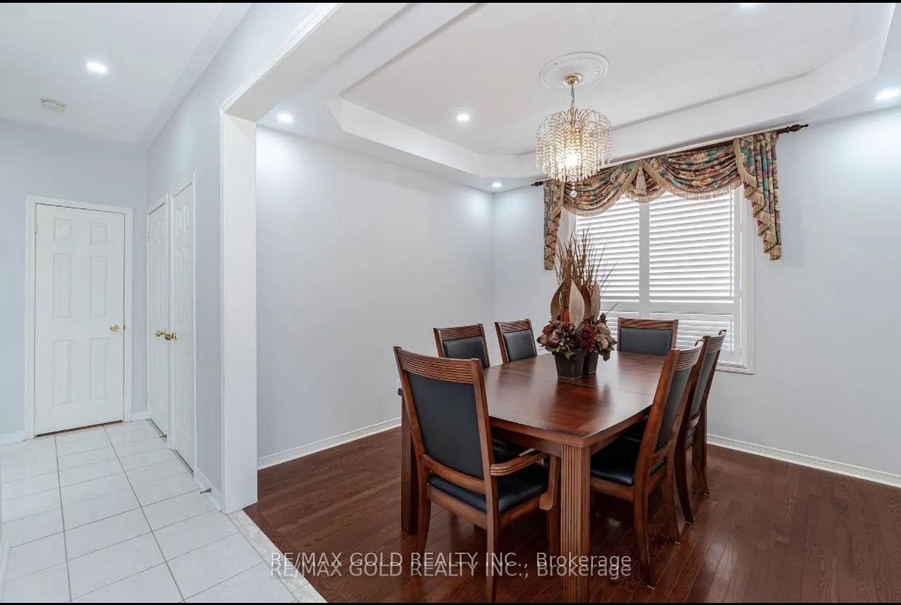 16 Mario Street, Brampton, ON, L6P 1N1 - 4