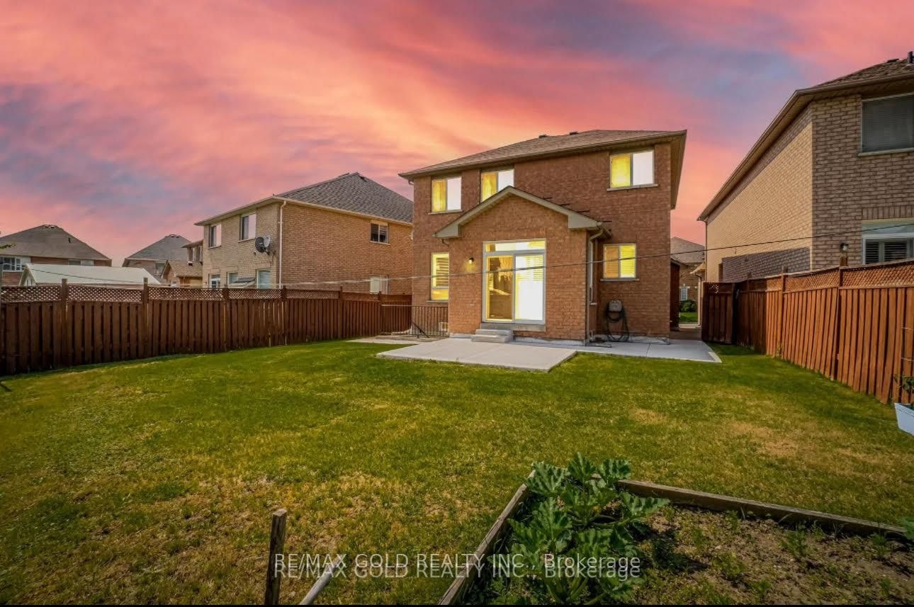 16 Mario Street, Brampton, ON, L6P 1N1 - 18