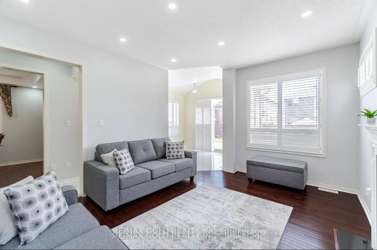 16 Mario Street, Brampton, ON, L6P 1N1 - 6