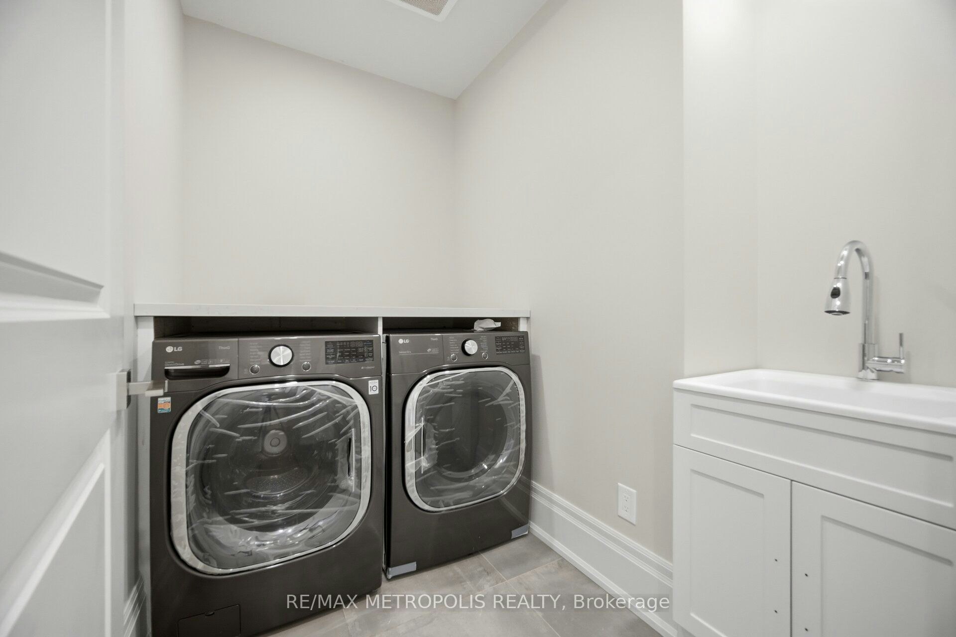 461 Sandlewood Road N, Oakville, ON, L6L 3S3 - 39