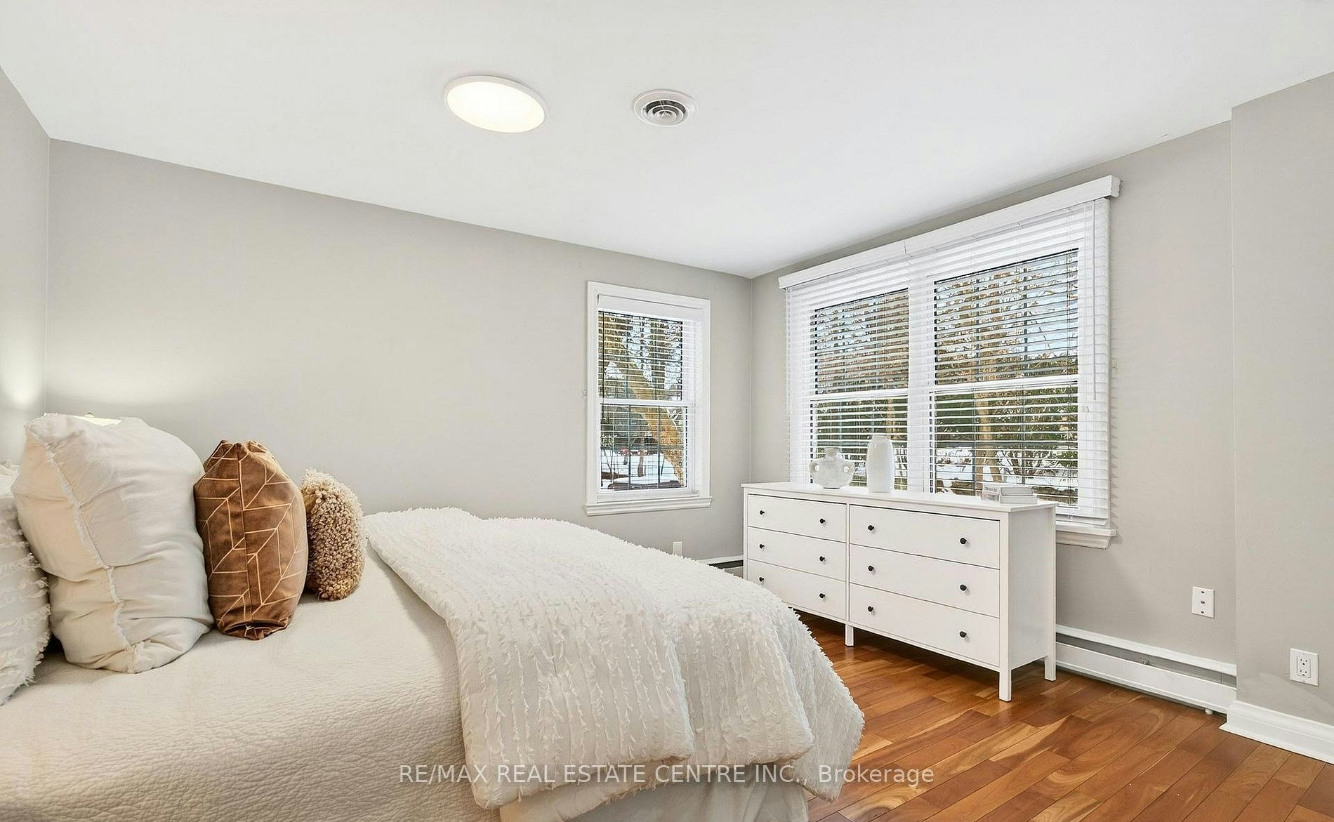 582 Cedar Avenue, Burlington, ON, L7T 2R2 - 24
