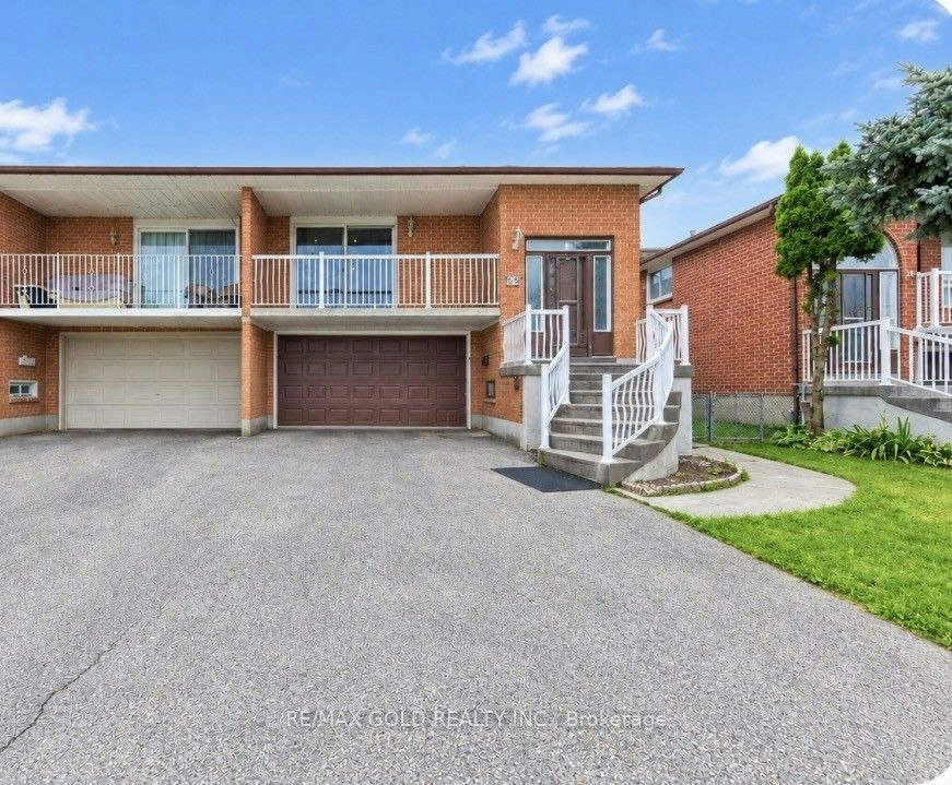 22 Kittiwake Avenue, Toronto, ON, M9V 4P6