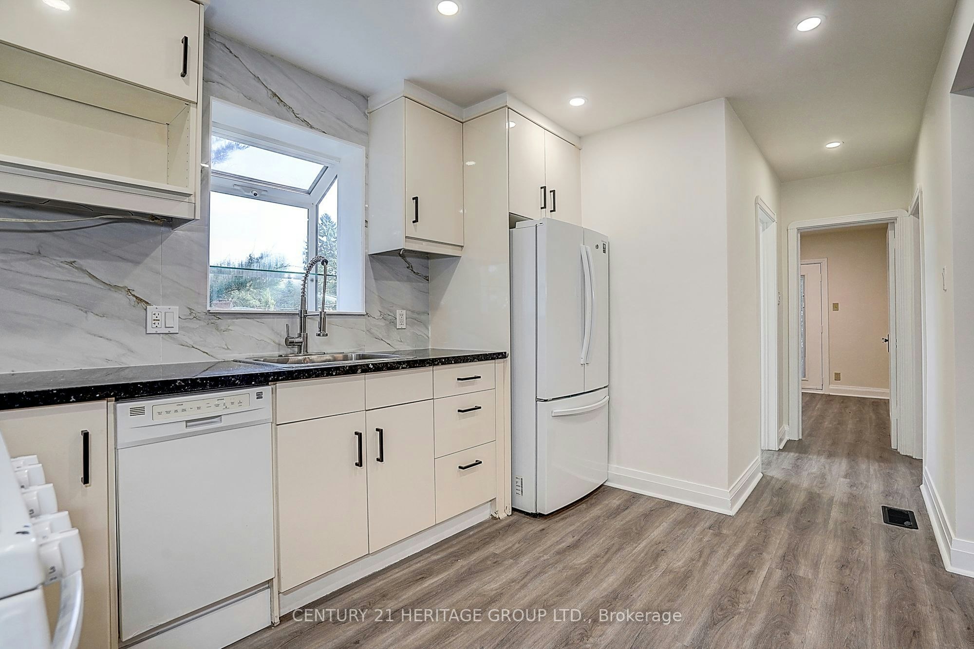 441 Rimilton Avenue, Toronto, ON, M8W 2G7 - 17