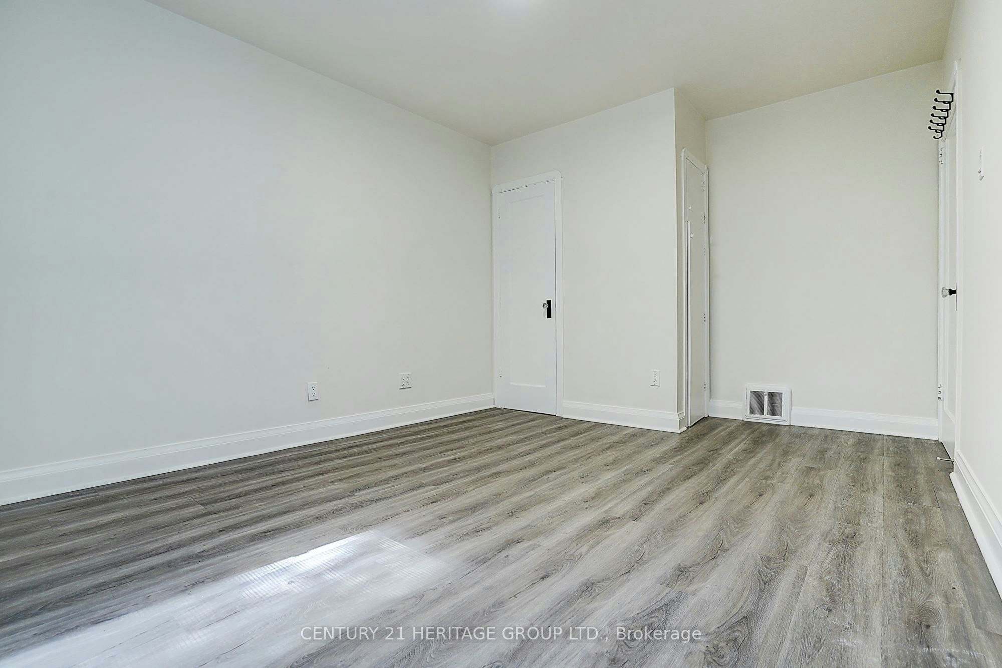 441 Rimilton Avenue, Toronto, ON, M8W 2G7 - 30