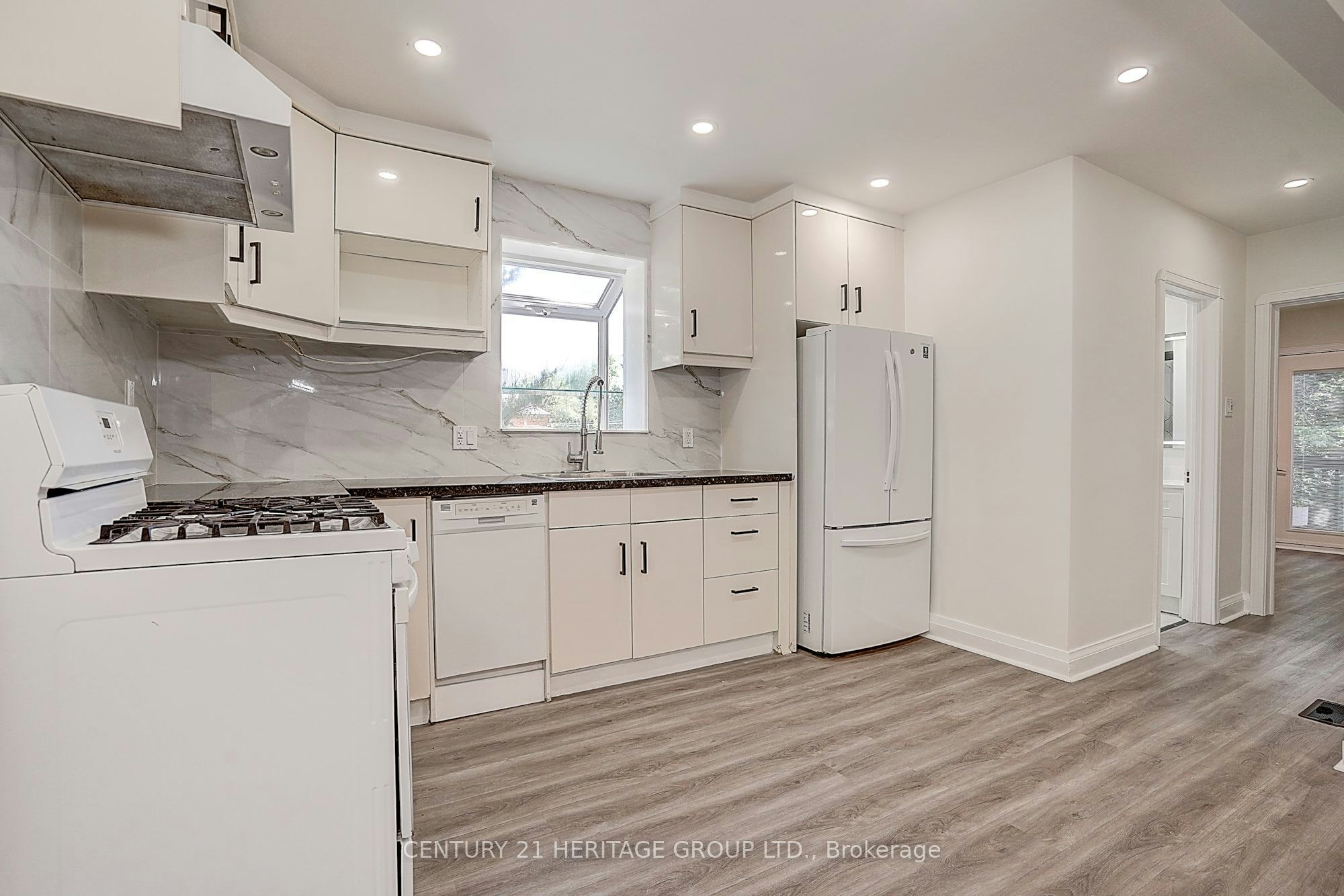 441 Rimilton Avenue, Toronto, ON, M8W 2G7 - 16