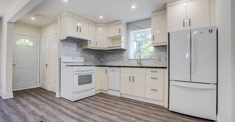441 Rimilton Avenue, Toronto, ON, M8W 2G7 - 15