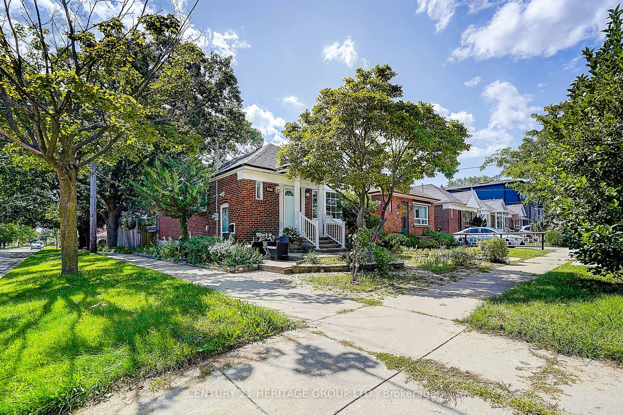441 Rimilton Avenue, Toronto, ON, M8W 2G7