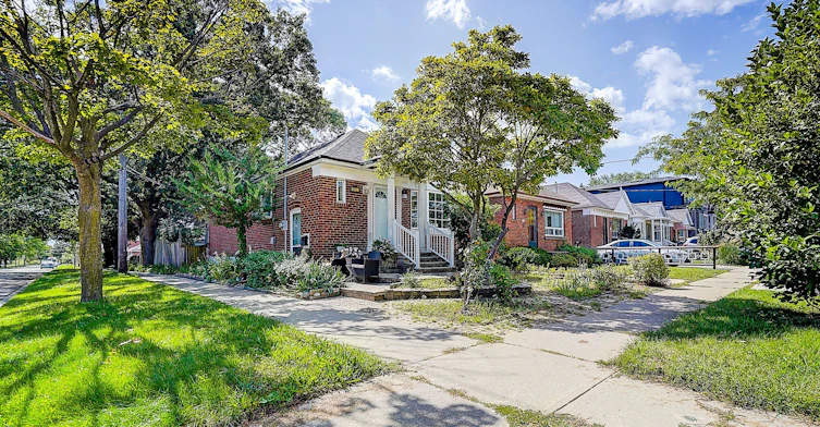 441 Rimilton Avenue, Toronto, ON, M8W 2G7