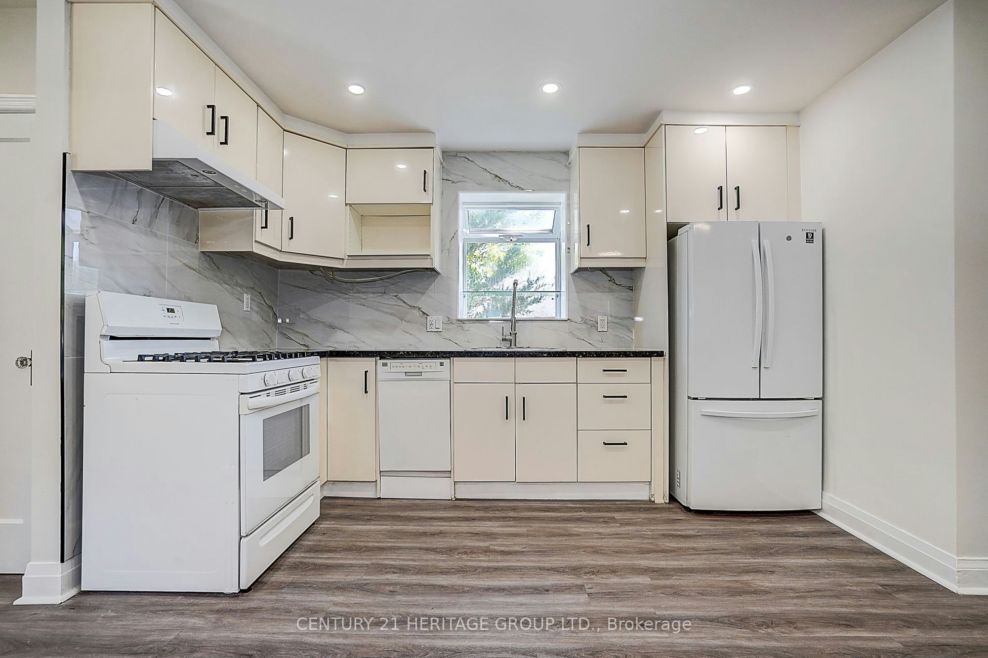 441 Rimilton Avenue, Toronto, ON, M8W 2G7 - 14