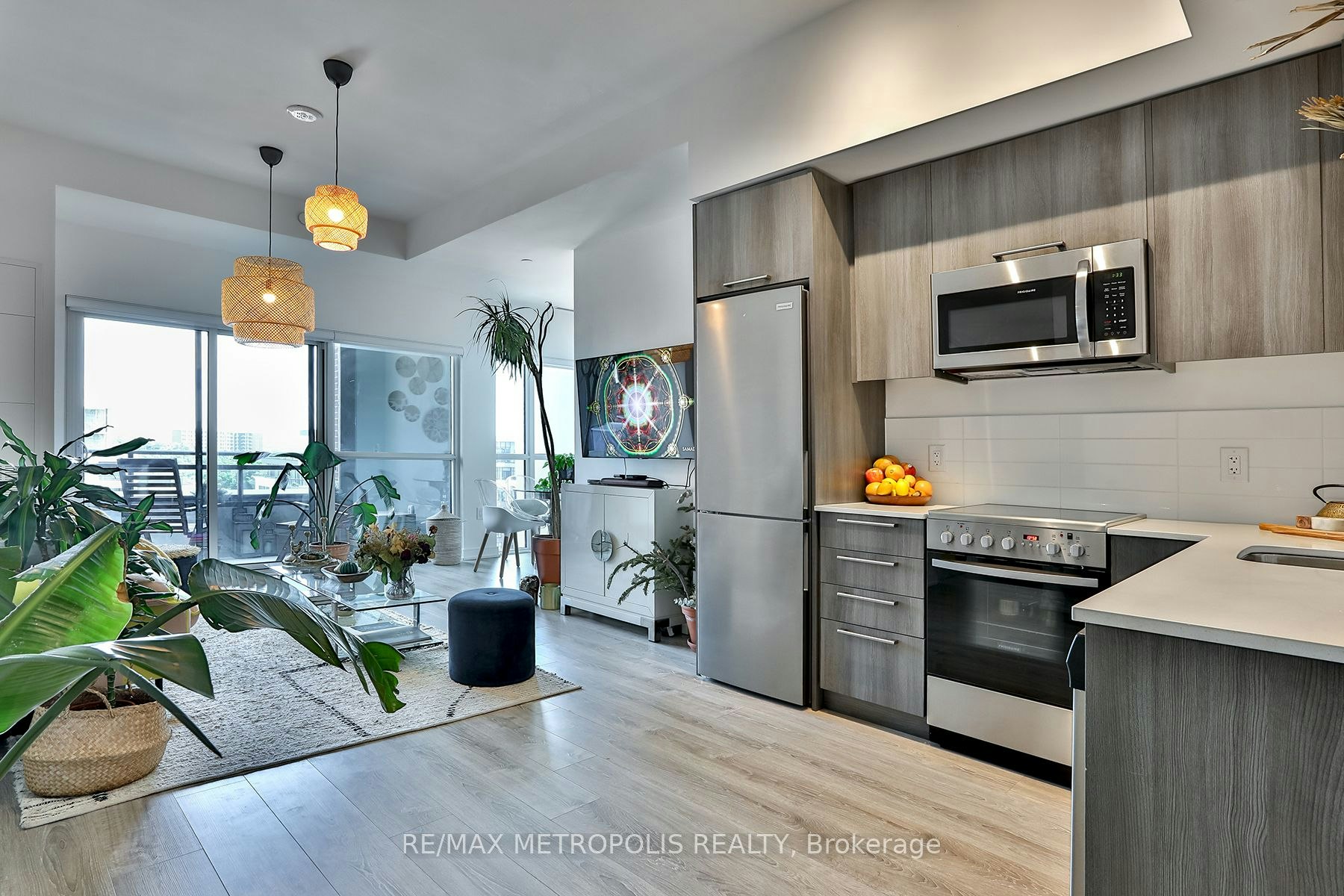 703-25 Neighbourhood Lane, Toronto, ON, M8Y 0C4