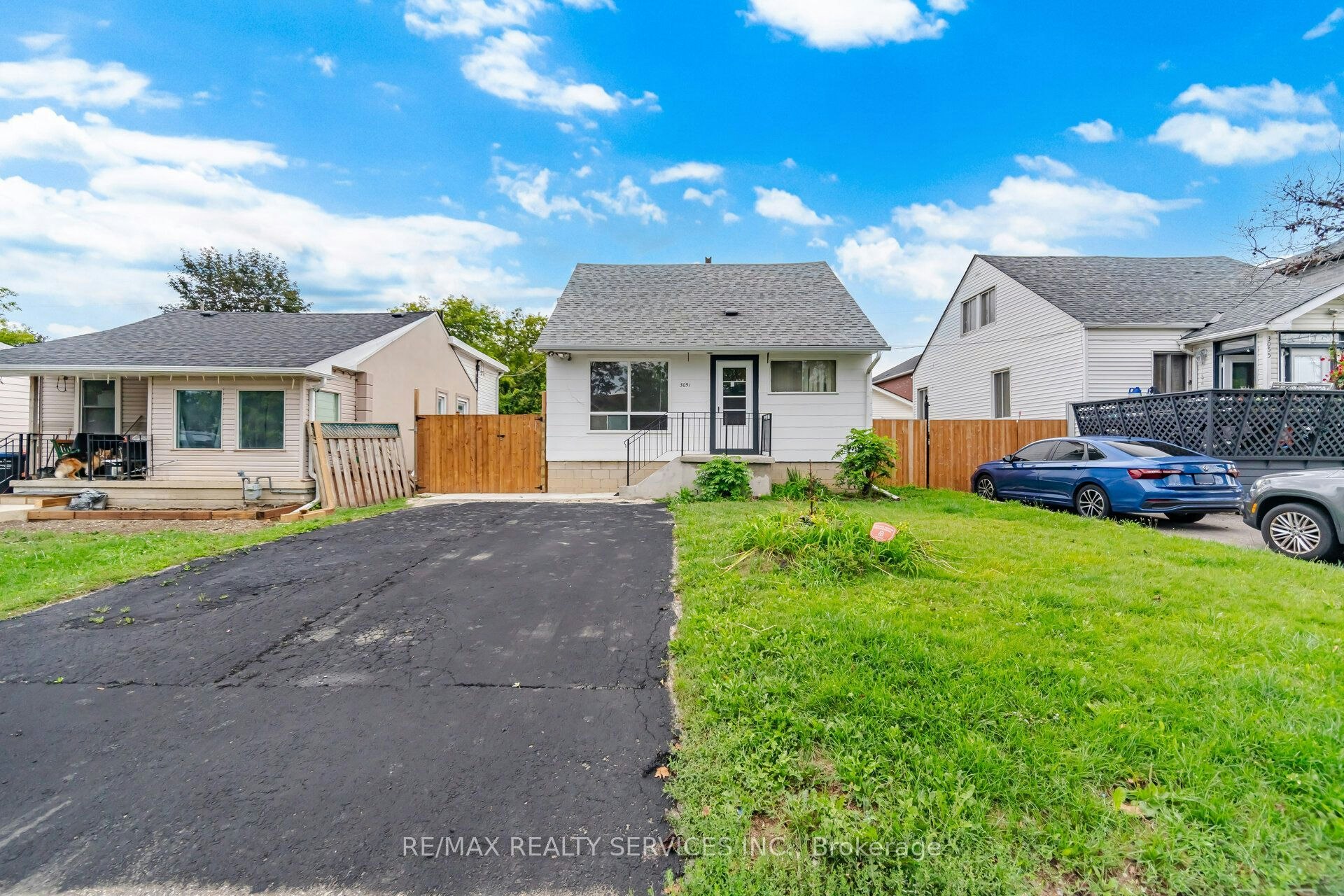3051 Churchill Avenue, Mississauga, ON, L4T 1R4
