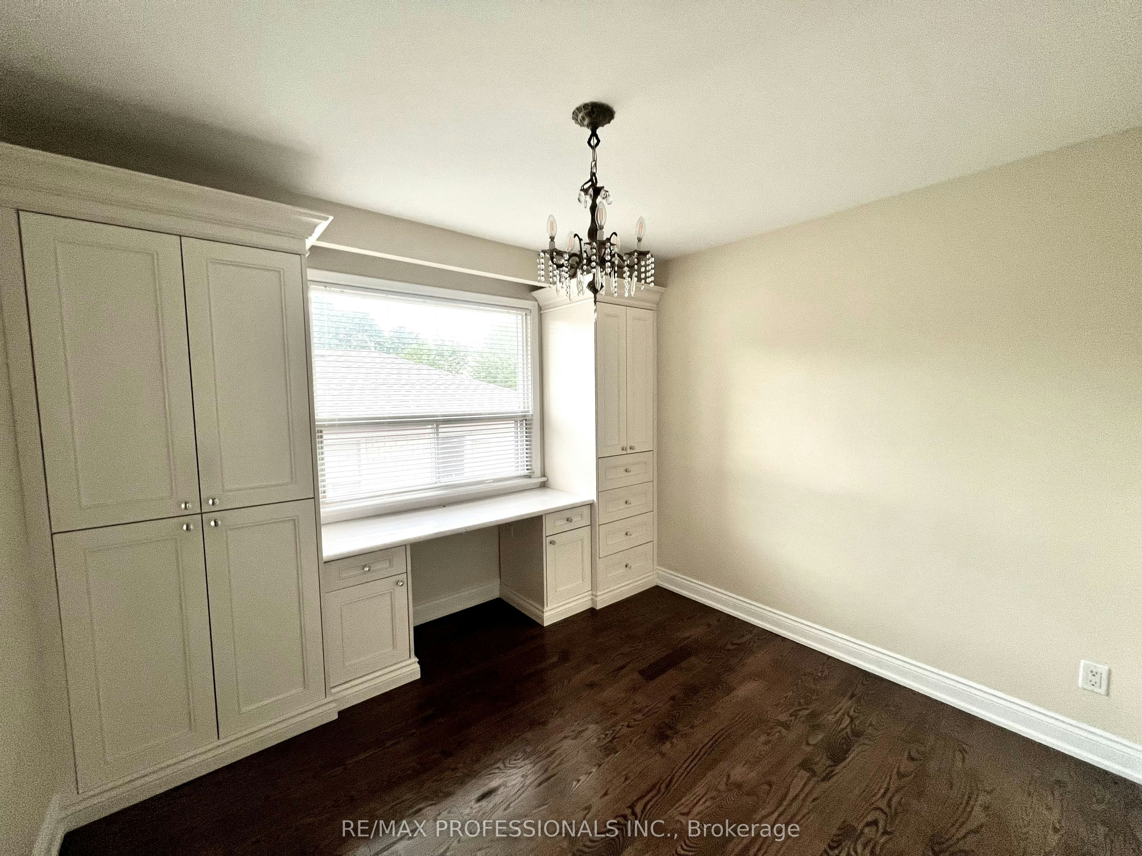 30 Lemonwood Drive, Toronto, ON, M9A 4L5 - 13