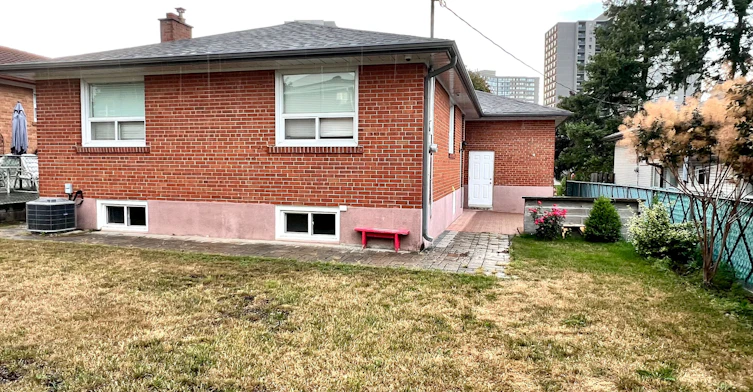 30 Lemonwood Drive, Toronto, ON, M9A 4L5 - 4