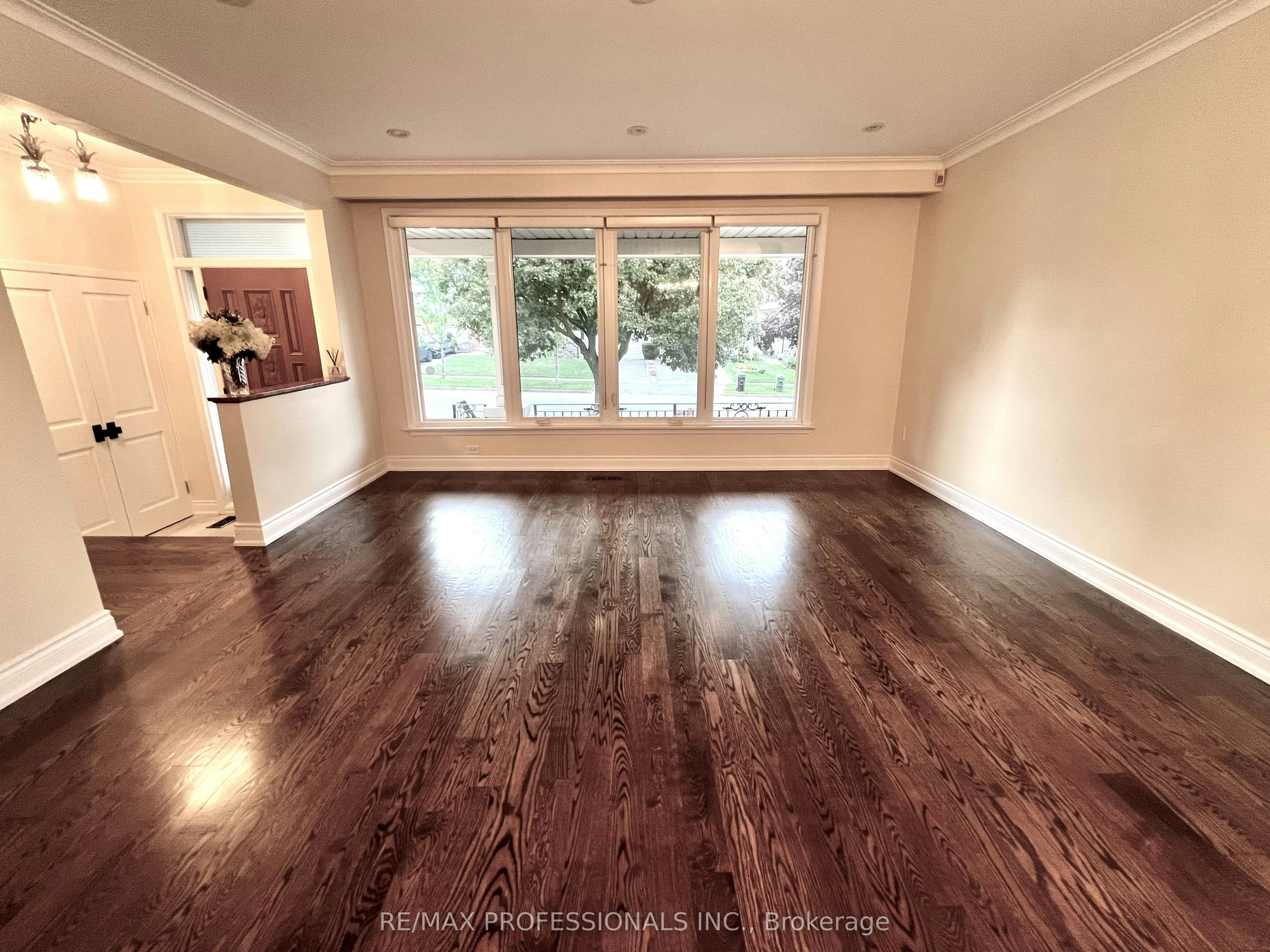 30 Lemonwood Drive, Toronto, ON, M9A 4L5 - 7