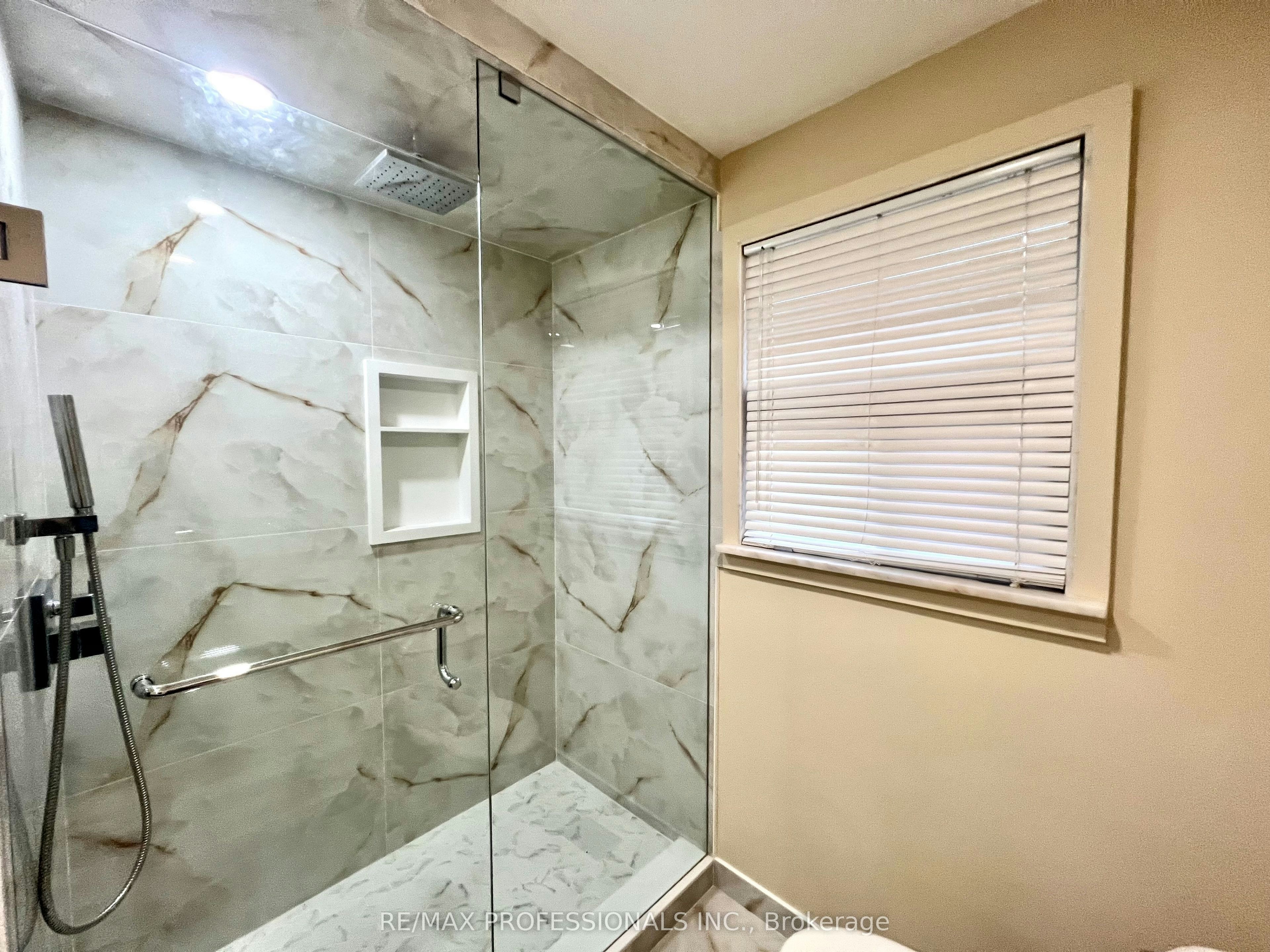 30 Lemonwood Drive, Toronto, ON, M9A 4L5 - 16