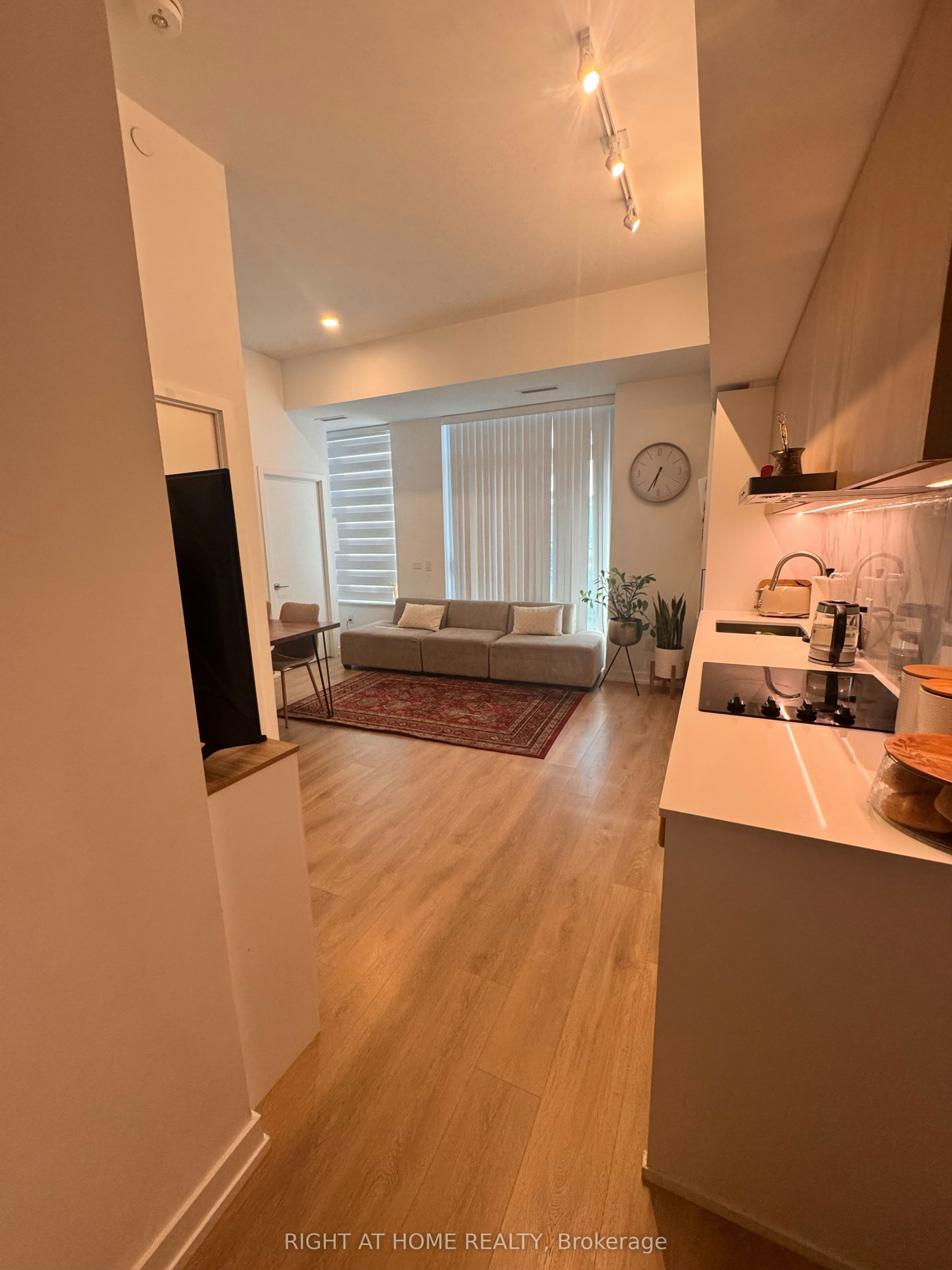 1100 Sheppard Avenue W, Toronto, ON, M3K 0E4