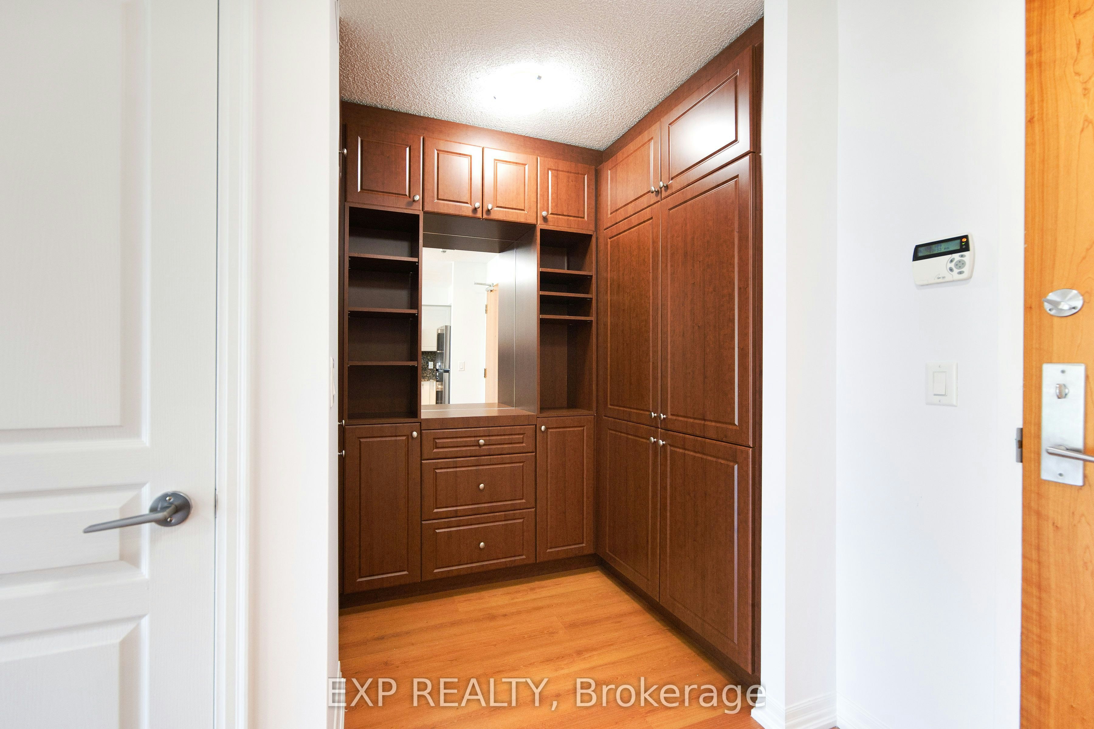 909-1403 Royal York Road, Toronto, ON, M9P 0A1 - 18
