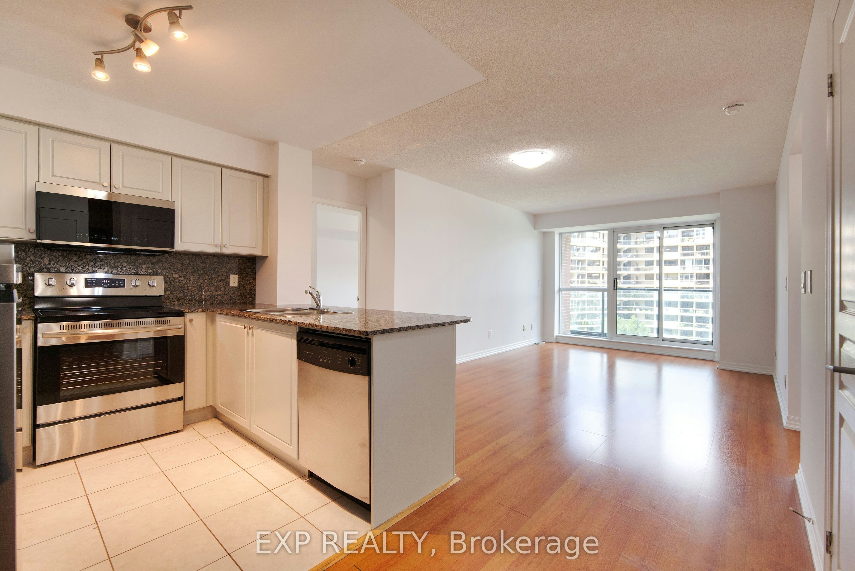 909-1403 Royal York Road, Toronto, ON, M9P 0A1 - 4