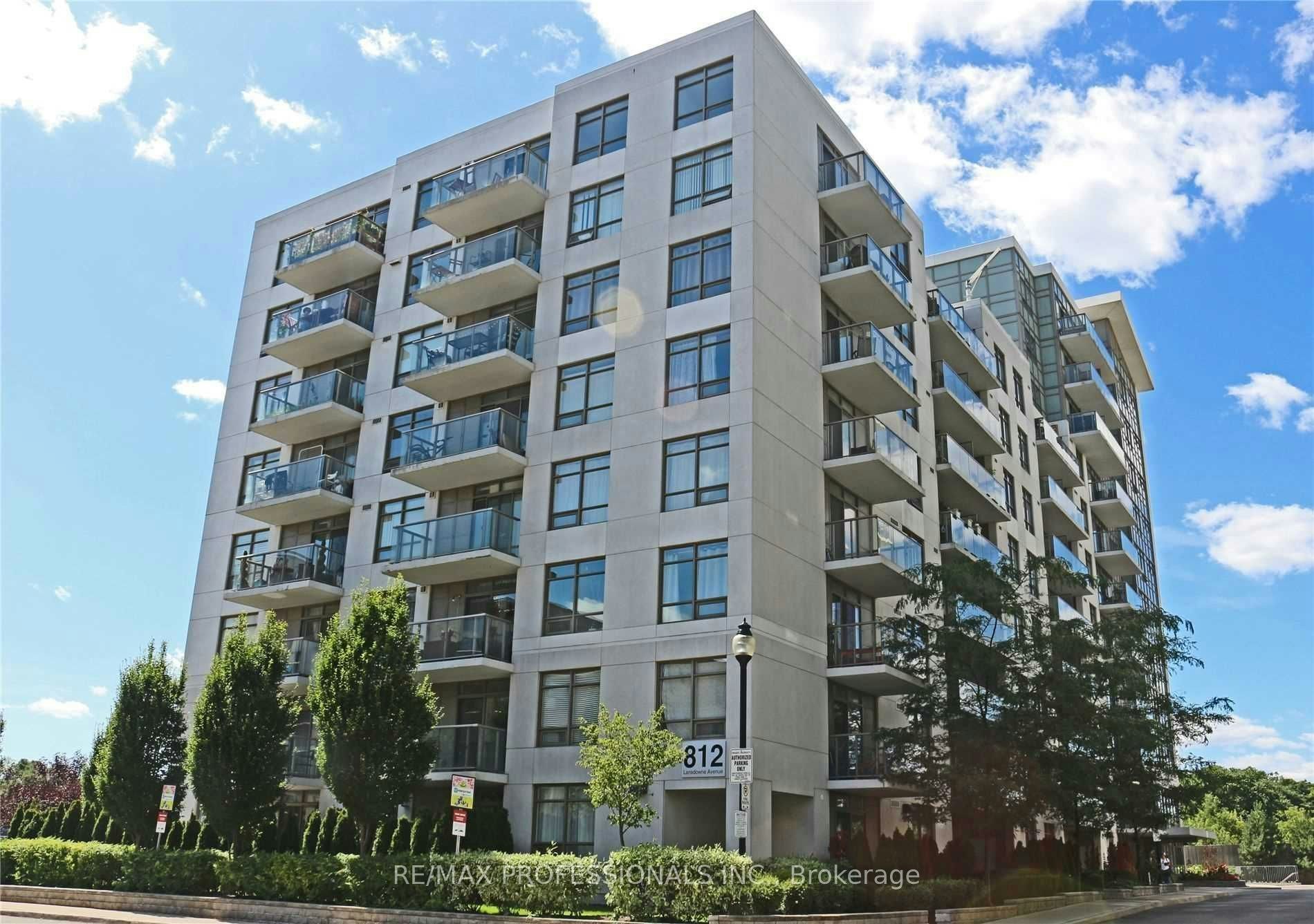325-812 Lansdowne Avenue, Toronto, ON, M6H 4K5
